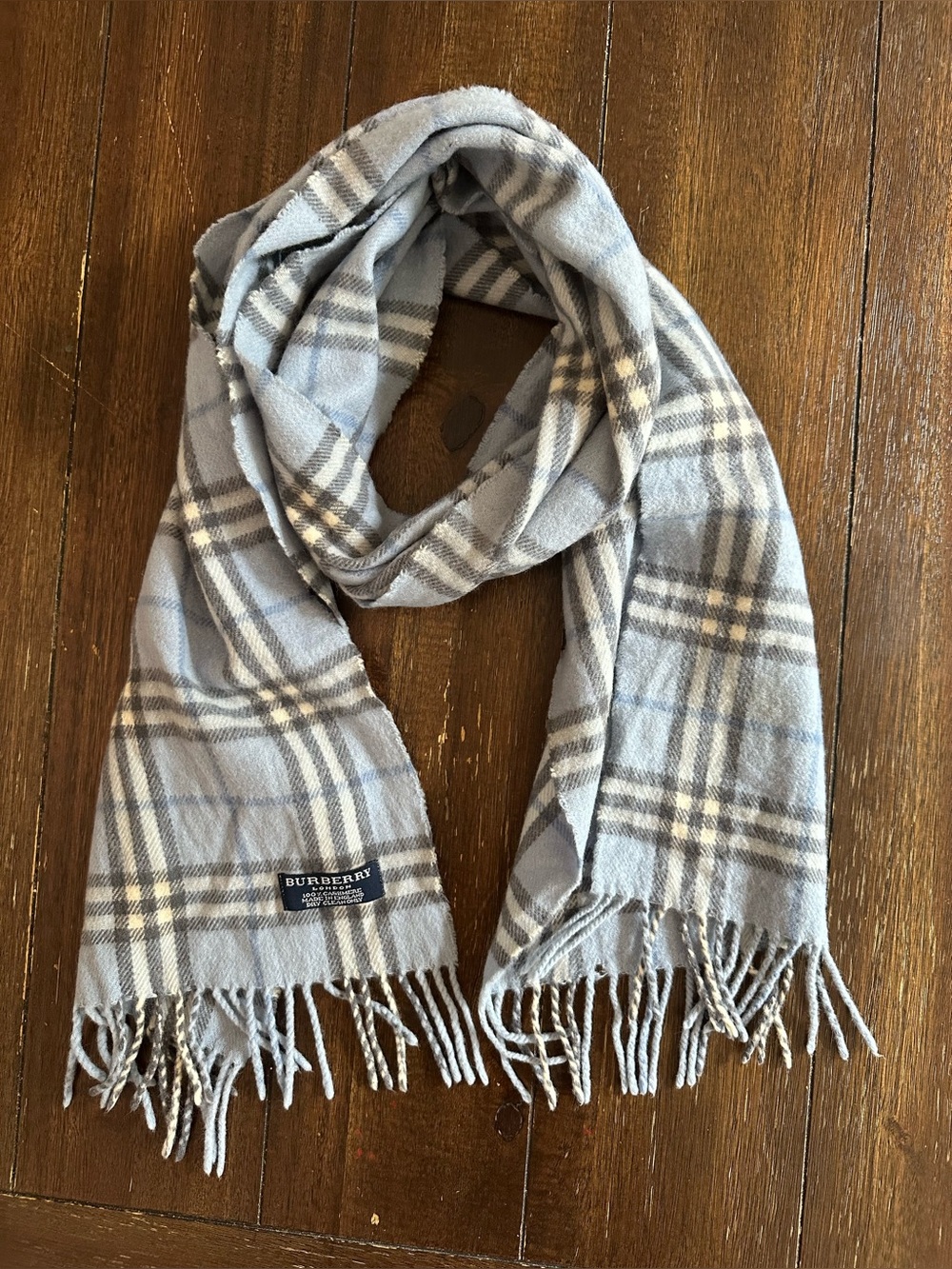 Vintage Burberry Cashmere scarf - Picture 6 of 11